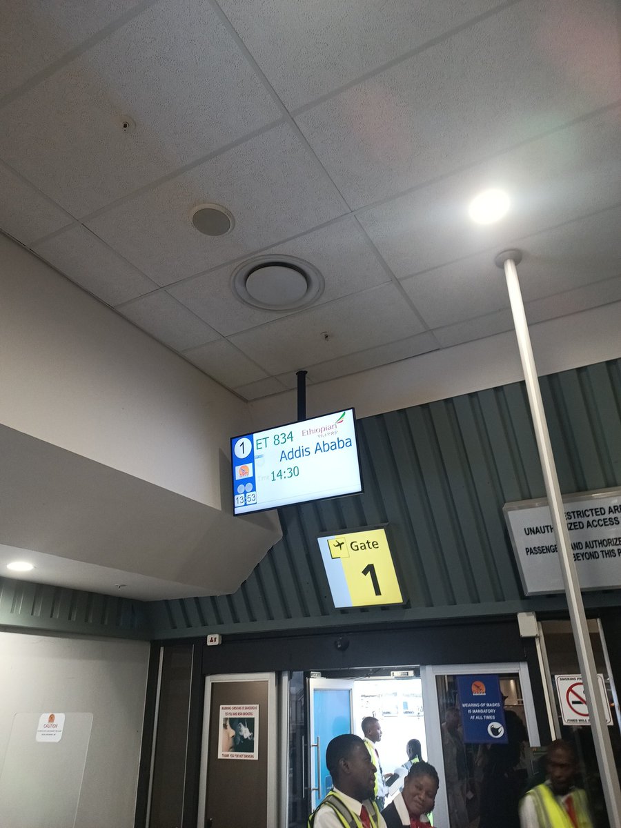 Tras casi 3 semanas, empieza el retorno a casa. 3 semanas aprendiendo de conservación y de los mayores retos en países "de caza". Smart es una herramienta genial contra el furtivismo y la detección de.confluctos. Y en nada... Vacaciones!