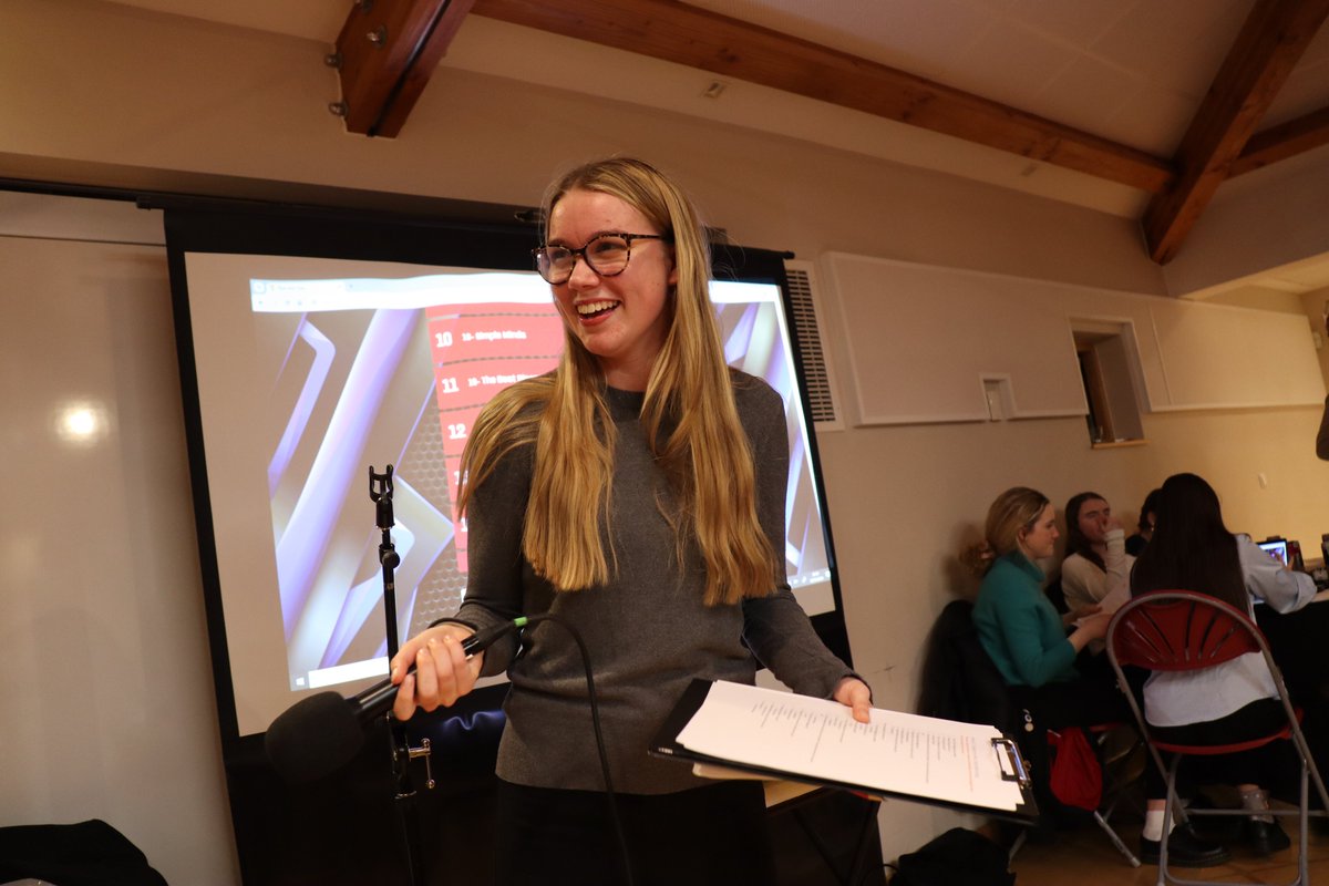 PipersSixthForm's tweet image. A HUGE thank you to our #PipersSixthForm volunteers who made last Friday&apos;s Quiz and Chips event a true success. From hosting, to designing the quiz, marking scores, taking on child-minding duties in the Arts Centre Theatre and even Quiz Mastering on the night. Well done to all.⭐️