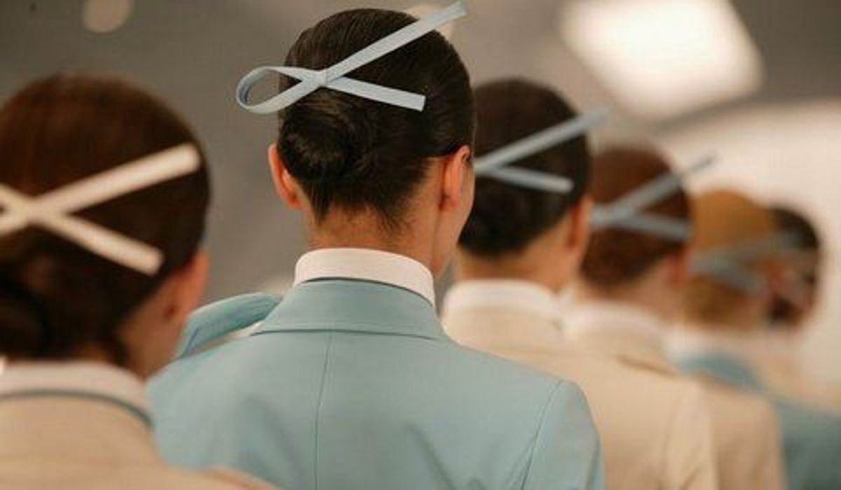 deertodear's tweet photo. starting off with korean air by gianfranco ferré …. so incredibly elegant i NEED the hair bow in my vanity. the uniform in itself is a status of it’s own and u can tell why just by looking at it https://t.co/R6NOYac3kx