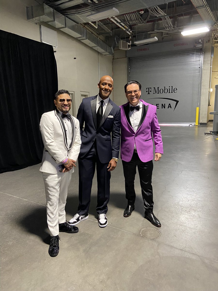 Brian Custer (@bcustertv) on Twitter photo It’s been a minute but it feels good to say, “its fight week👊🏾”
#PBConPrime <a href="/premierboxing/">Premier Boxing Champions</a> <a href="/PrimeVideo/">Prime Video</a> It’s been a minute but it feels good to say, “its fight week👊🏾”
#PBConPrime <a href="/premierboxing/">Premier Boxing Champions</a> <a href="/PrimeVideo/">Prime Video</a>