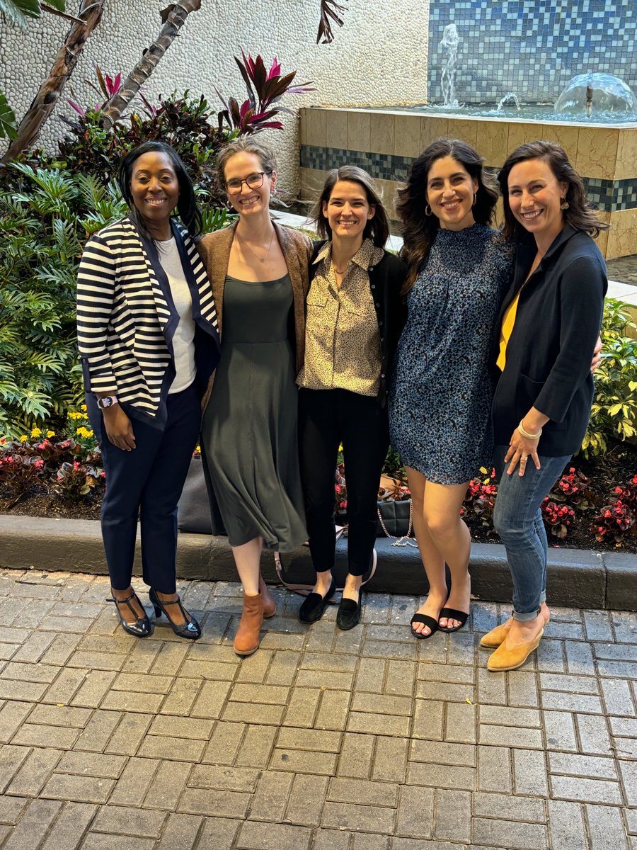 #SGS2024 kicking off now! Had a lovely <a href="/HMethodistMD/">Houston Methodist MD</a> team dinner last night with <a href="/FionaLindo/">Fiona M Lindo, MD, MPH</a> and fellows <a href="/lia_miceli/">lia_miceli</a> <a href="/skrozycki/">Sarah</a> <a href="/KChristensenMD/">Kyrsti Christensen MD</a>