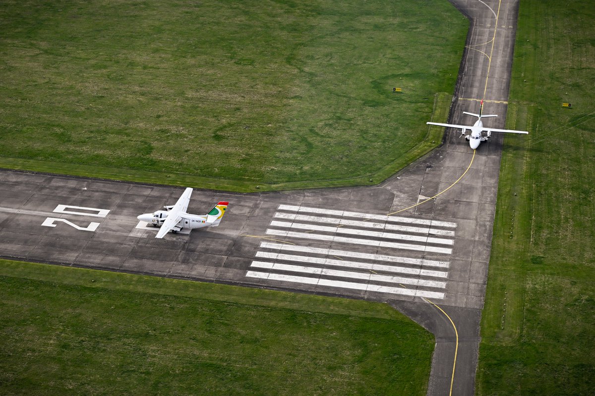 Omnipol1934's tweet photo. L 410 NG pro Senegal! Celkem pět strojů si objednal největší tamní státní dopravce Air Senegal. První dva letouny odletěly k zákazníkovi již dnes ráno, čeká je trasa dlouhá 5000 kilometrů! ✈👏 Tak šťastnou cestu! https://t.co/mfqIzBwcVX