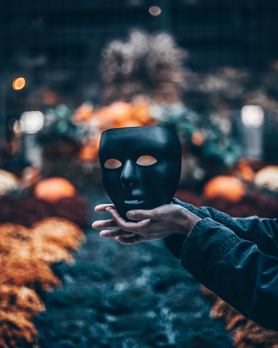 As the week begins, challenge yourself to remove one mask you've been wearing. 

Authenticity is liberating; it frees us from the chains of pretense and opens doors to genuine connections. 

Let this Monday be the start of a more authentic journey. 
#AuthenticLife