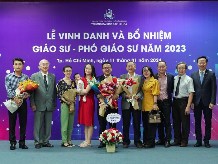 "THIS JOURNEY BRINGS ME PLENTY OF WONDERFUL EXPERIENCES"

Despite many opportunities to work in an international environment, Dr. Le Thanh Long chose to return to his home country to work.

Continue reading at: vnu350.vnuhcm.edu.vn/en/