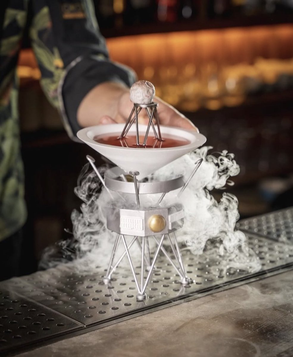 Time to shake things up as The World’s Best Bar, Paradiso, takes centre stage at FIVE LUXE🥂

Stay tuned for a sip of surrealism! Tap link in bio for more
information 📲

#paradiso #fiveluxejbr #fivehotelsandresorts #cocktails #dubai #comingsoon