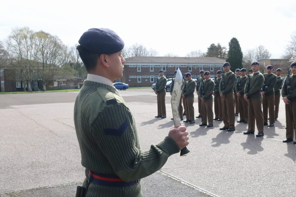 74 SPs attended Pre-STTT Drill Trg at Bramcote from 18 - 22 Mar 24, where they adapted heavy drills (foot, arms and sword drills) including dress inspection.

QG SIGNALS will provide Public Duties Reinforcement Company from 19 Apr to 27 Jun 24 to commemorate its 75th Anniversary.