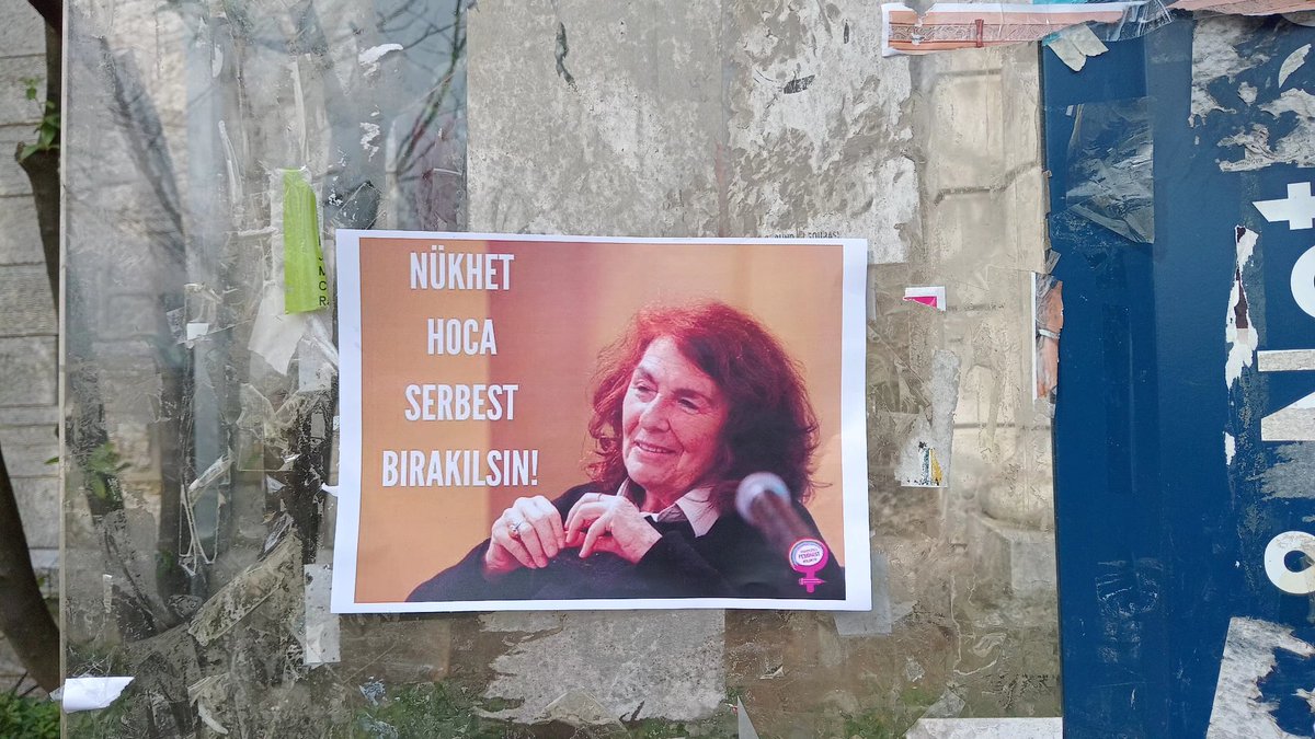 Hocamız ve feminist yol arkadaşımız Nükhet Sirman saha araştırmasında yaptığı bir görüşme bahane edilerek hukuksuzca gözaltına alındı. 

Kampüsümüzden sesleniyoruz: Nükhet Hocamız serbest bırakılsın!
#NükhetSirmanSerbestBırakılsın