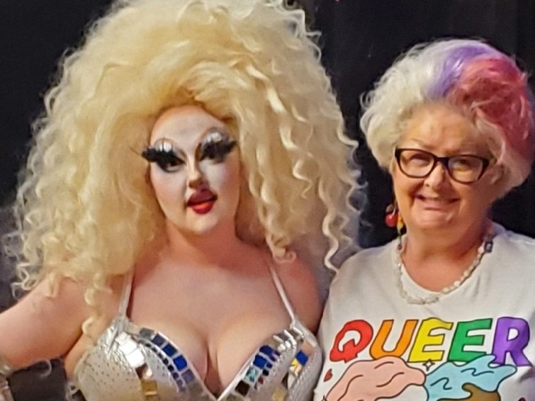 Cynsin69L's tweet image. I've said it before and I'll say it again...love is like big hair, you just can't have enough of it. Let's all love more🖤🥰🤎🧡💙🌈💜💚❤️