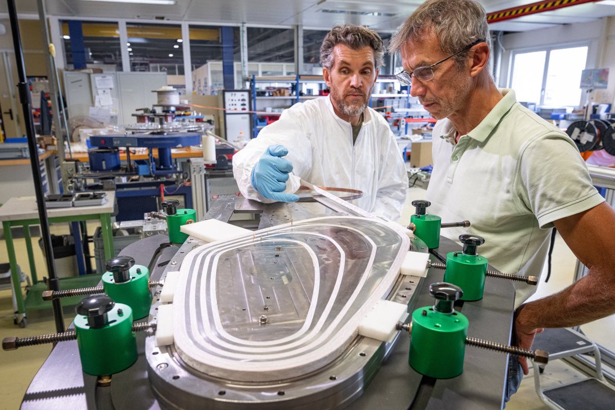 Here we see the winding of the GaToroid coil, a new compact non-rotating gantry design for hadron therapy invented at #CERN.

This novel superconducting and lightweight gantry can surround a patient, enabling the treatment of tumours from different angles while eliminating the