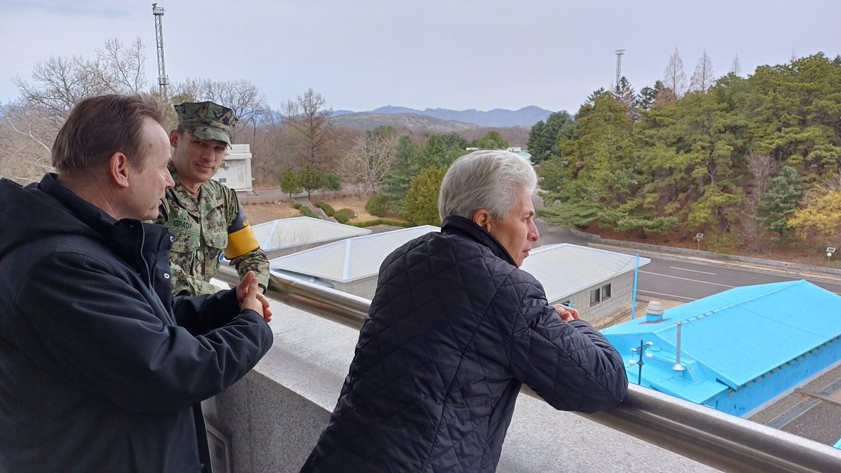 GermanyinKorea's tweet photo. Standing at #Panmunjon is a stark reminder of the bitter division of #Korea and the importance of @UN_Command and the armistice.
First stop of Chairwomen of 🇩🇪 Parliament Committee for Defence, Dr. Strack-Zimmermann in 🇰🇷. https://t.co/da03YiqRLw