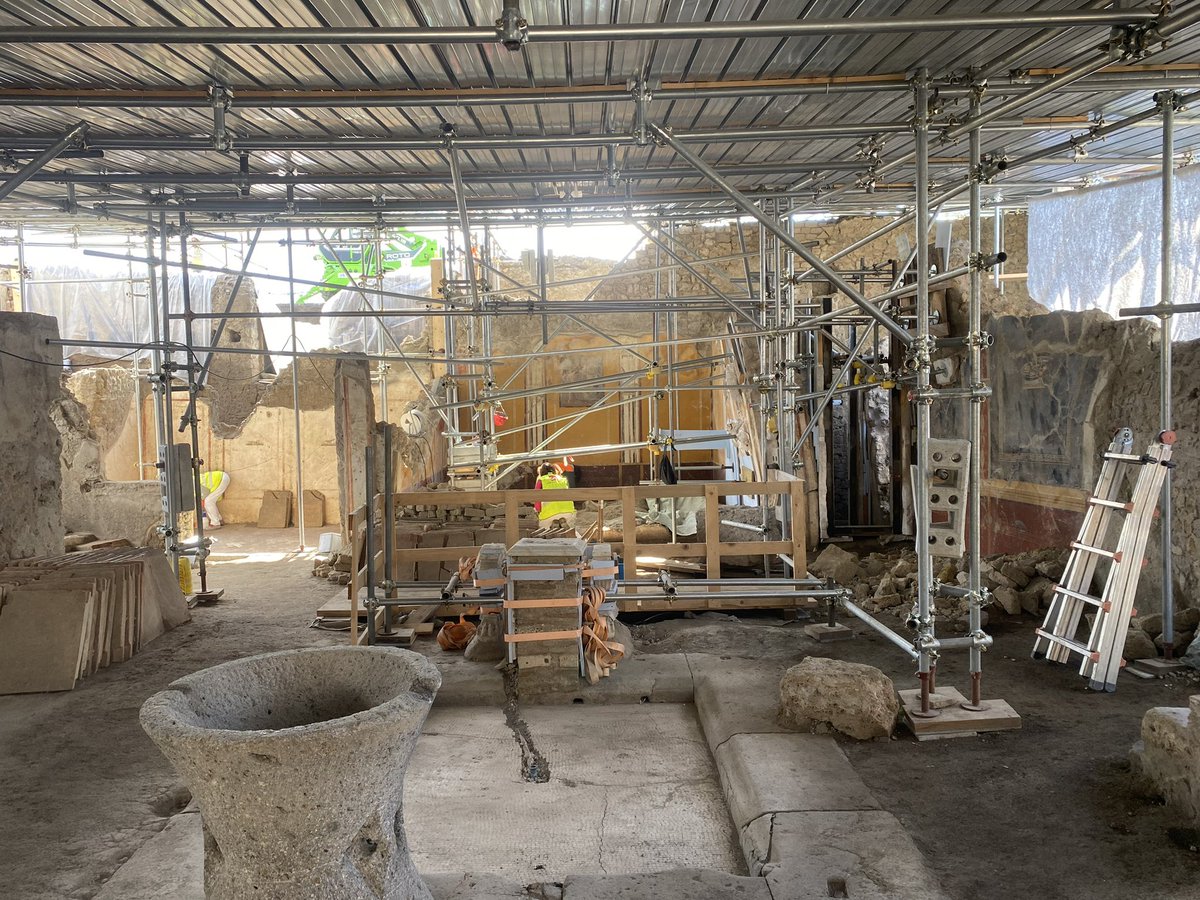 #Pompeii: #excavation of a house under reconstruction in 79 AD sheds light on #ancient #Roman #construction #techniques and cement mixing that helped build wonders of Roman #architecture such as the #Colosseum & the #Pantheon @pompeii_sites @MiC_Italia