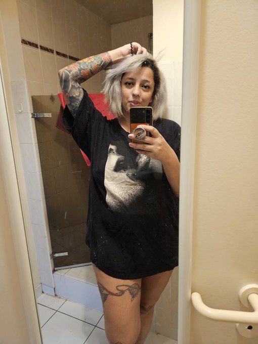 Vraiment je crois que c'est un de mes t shirt fav https://t.co/AnJ8cOlVKv<a href="/tag/stripchat"class="tags"><span>#stripchat</span></a><a href="/tag/stripchatlive"class="tags"><span>#stripchatlive</span></a>