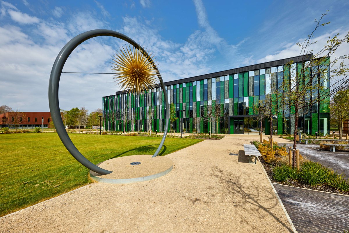 .@HarwellCampus has today further strengthened its position as a leading international #spacehub, as @spacegovuk relocates its HQ to the campus. Read more - ukspa.org.uk/harwell-campus… #UKSPA #spacetechnology #spacecluster #science #sciencepark #research #development