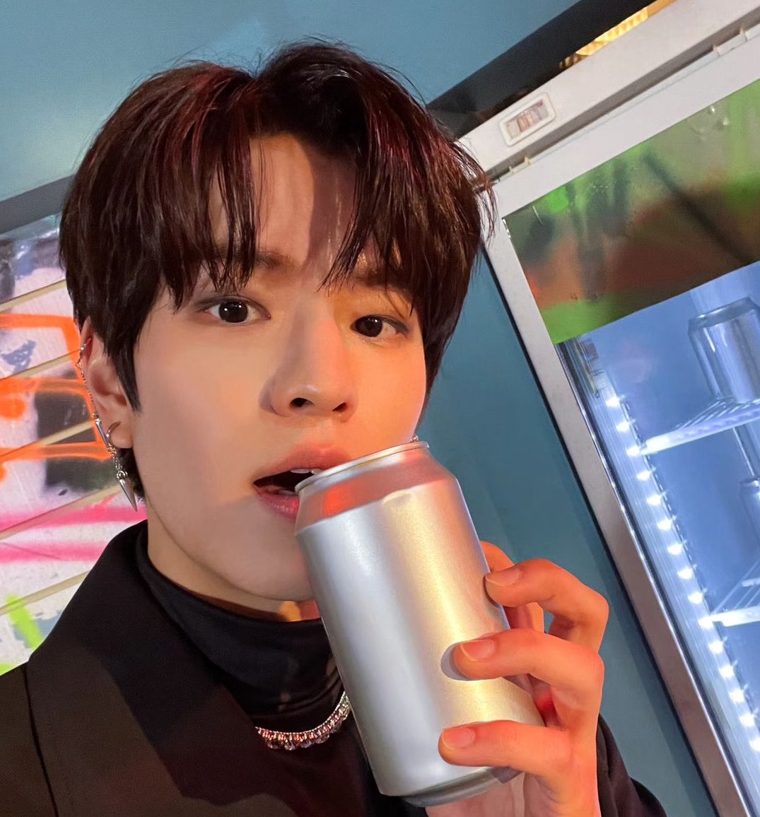 seungtmi's tweet photo. seungmin on @/realstraykids instagram update 🤍 (1/2) 

#김승민 #승민 #SEUNGMIN https://t.co/Xz0qwRqKcy