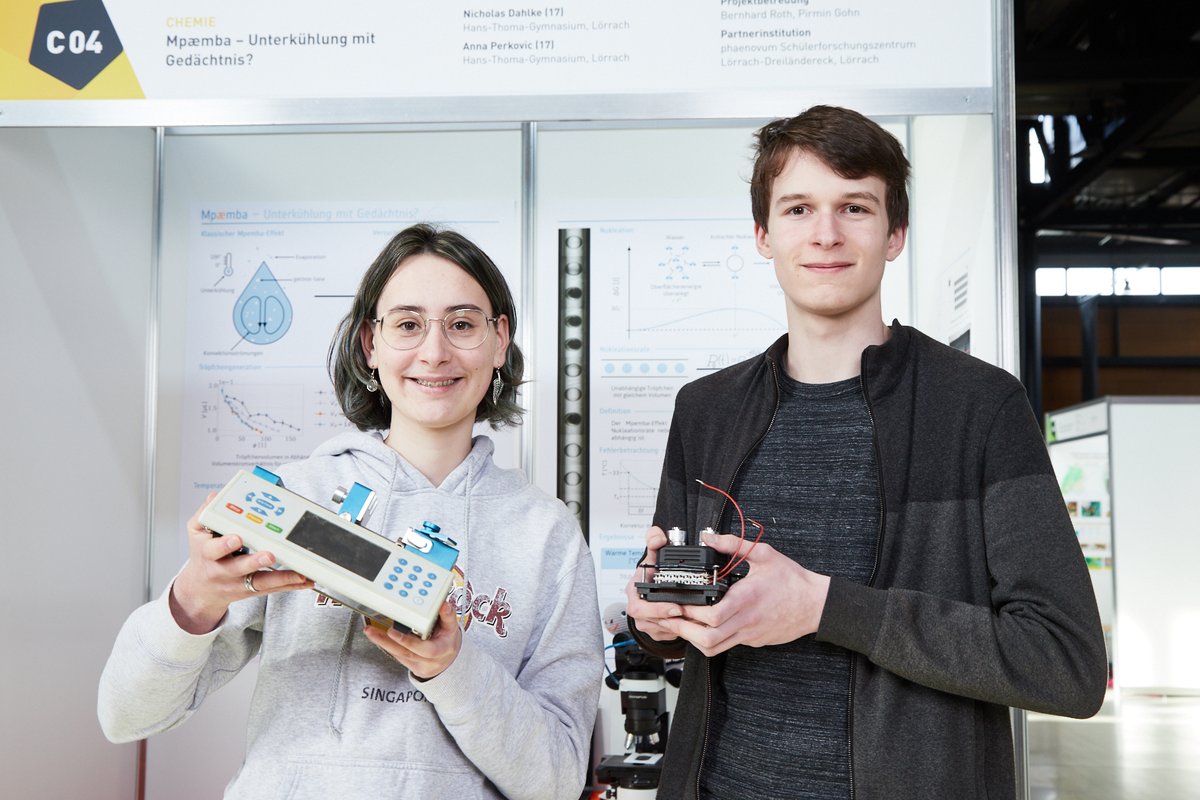 Am Freitag schloss Baden-Württemberg die Wettbewerbswoche ab und darf insgesamt 15 Jungforschenden zum Landessieg gratulieren! 🥳
Herzlichen Glückwunsch! 

Zur Pressemitteilung: 👉jugend-forscht.de/presse/pressem…

Foto: ©experimenta
 <a href="/experimentaDSC/">Maker Space experimenta Heilbronn</a> 

#Jugendforscht