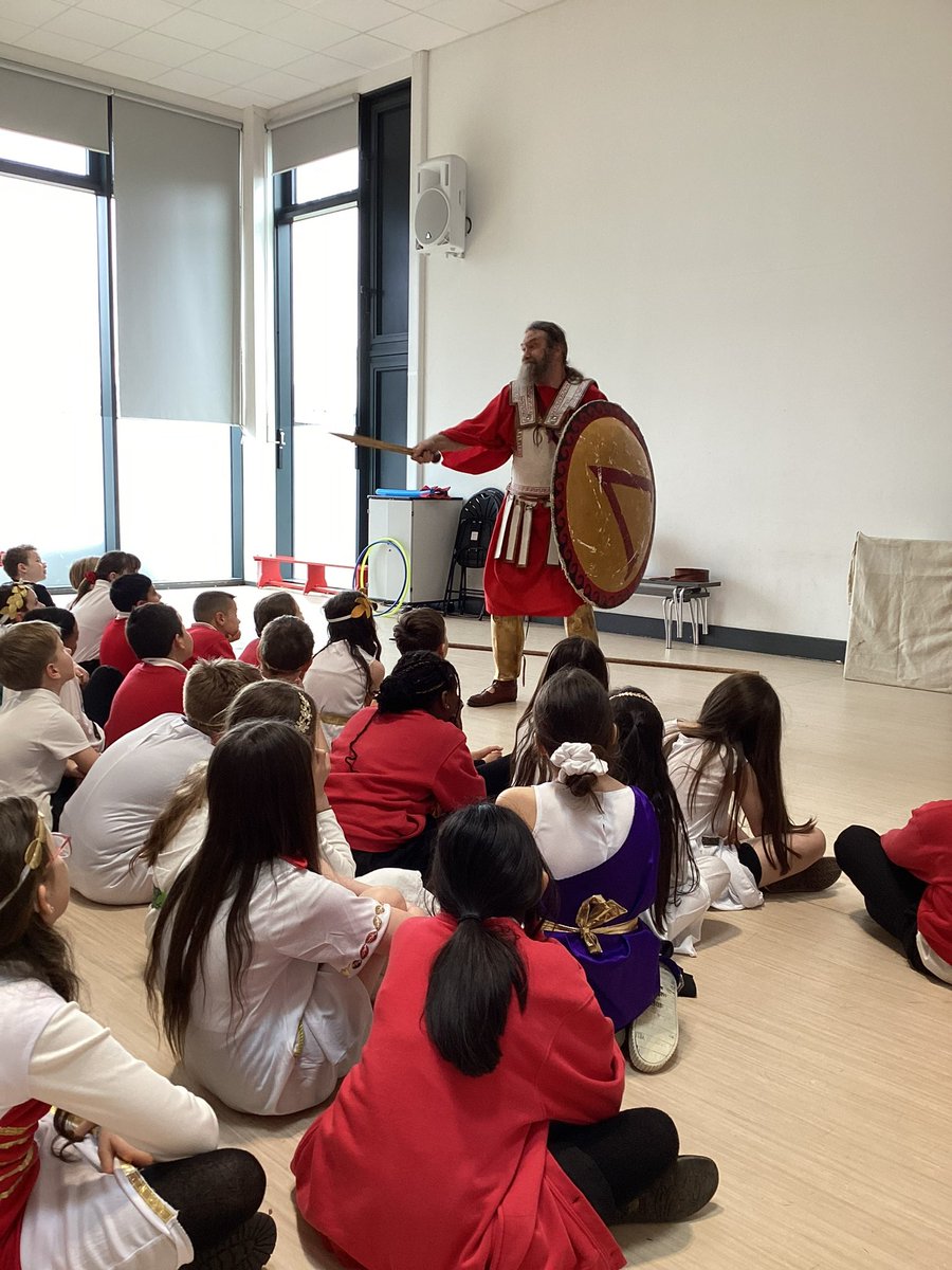 Year 5 enjoyed our Greek visitors on Friday. They played Greek games, puzzles and quizzes. In the afternoon they also participated in some traditional Greek Olympic Games. It was a very fun day!