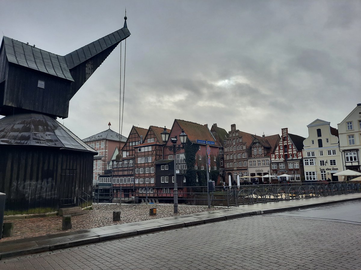 Happy to be in Lüneburg for the @ECPR Joint Sessions 2024. Looking forward to discussing all the interesting papers on political trust (and to better weather 🌤)! #ecprjs24