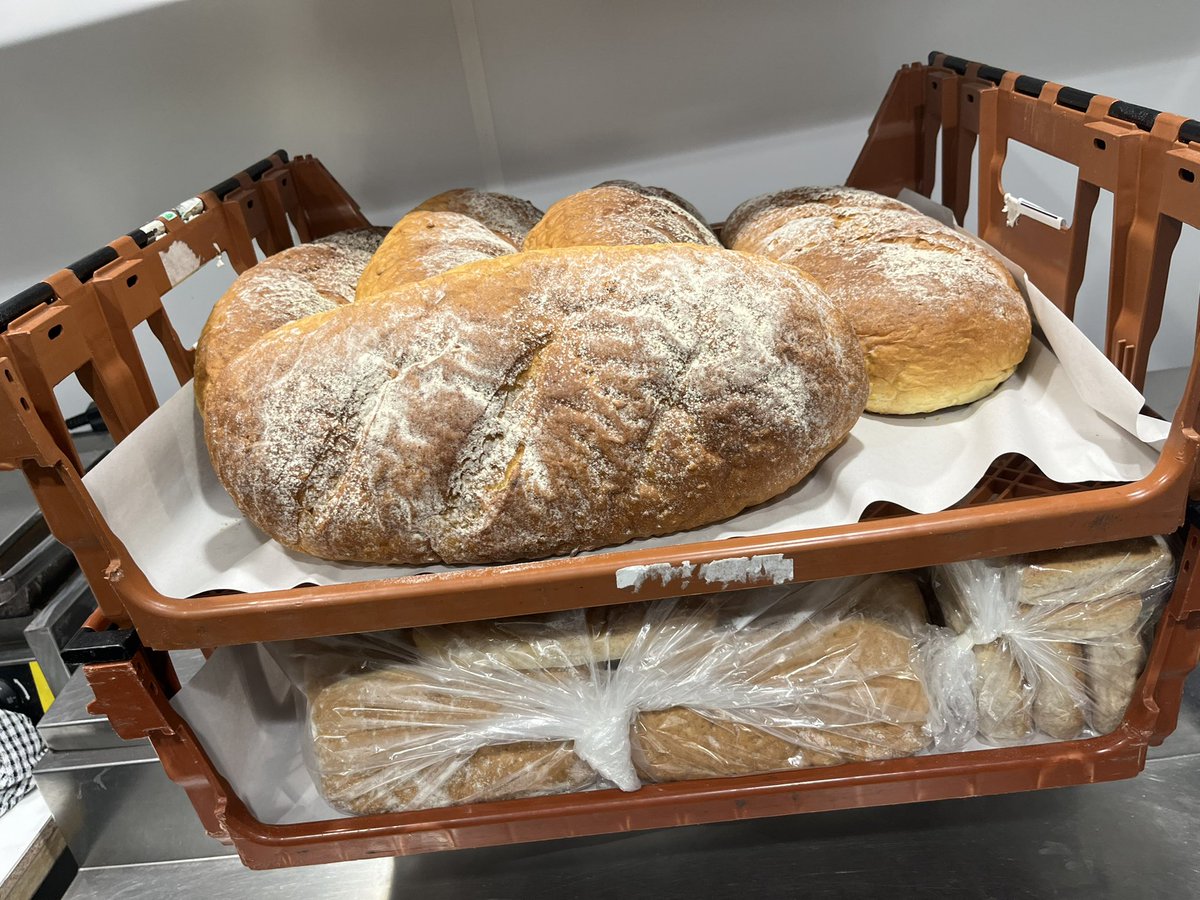 joannapjones's tweet image. Just opened @PomegranateLive today - my new place on Old Hall Street. First person I gave a flyer to is none other than 1998 hero @garethfarrelly1 UTFT 💙 #coffee #acai #smoothies #juices