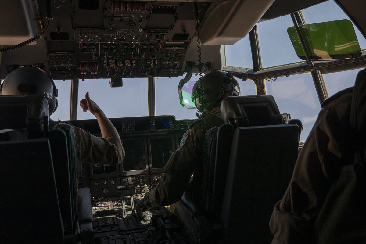 Team_Luftwaffe's tweet photo. Update #AirDropforGaza: aus dem Flieger auf dem Weg zum achten Drop unserer C130 Maschine. Heute wieder mit vier Paletten voll mit Lebensmitteln. @AuswaertigesAmt @GermanyAmman https://t.co/IwW0d9pd4B