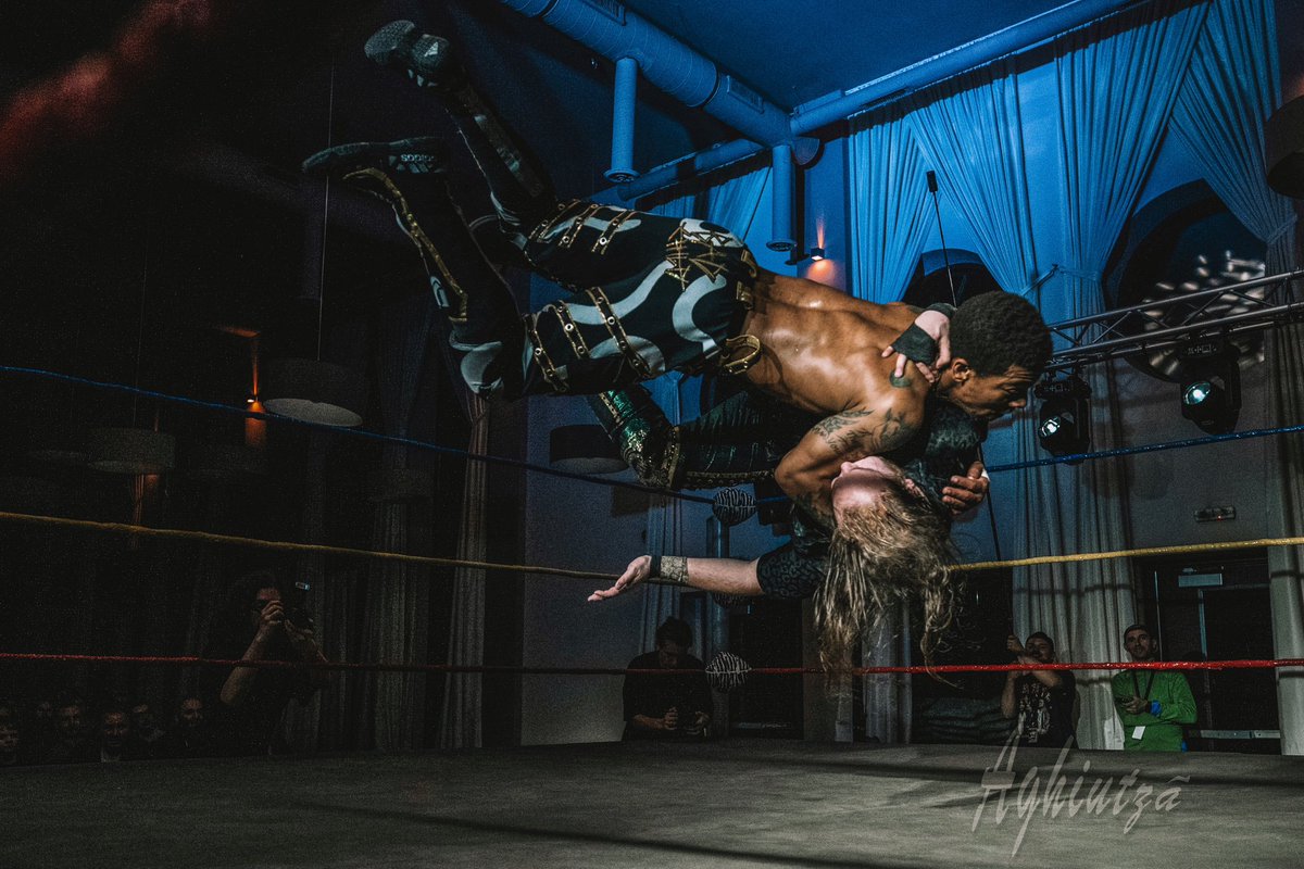 mbm_sweetboy's tweet photo. MBM Vs Lio Rush @IamLioRush
{Transylvania} 👁️🗨️
#WorldWide #BadChild #SweetBoy https://t.co/jsf6qaQ467