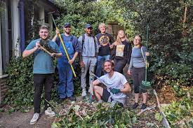 We were delighted to show @KMTV_Kent our Potter and Prune initiative, a weekly drop-in gardening session for staff & students run by our Sustainability team to promote the positive mental, physical & sustainable aspects to gardening @CCCUSCN 🌷🌱🍎 ow.ly/RhXl50QZLAE