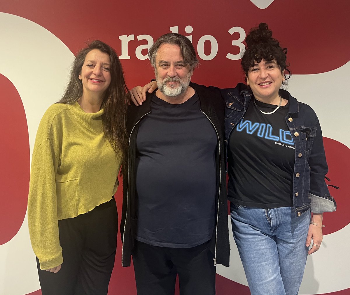 Hoy Empieza Todo 2 (@het2_radio3) on Twitter photo Volvemos a los clásicos, a Lorca y a La Casa de Bernarda Alba, ahora con ‘Todas las hijas’ una obra de Andrés Lima con quien habla <a href="/elviradeluis/">Elvira De Luis</a> junto a dos de sus actrices protagonistas.
Estará hasta el 31 de marzo en el Teatro Fernán Gómez <a href="/fernangomezCCV/">Fernán Gómez CCV</a> 🎭 Volvemos a los clásicos, a Lorca y a La Casa de Bernarda Alba, ahora con ‘Todas las hijas’ una obra de Andrés Lima con quien habla <a href="/elviradeluis/">Elvira De Luis</a> junto a dos de sus actrices protagonistas.
Estará hasta el 31 de marzo en el Teatro Fernán Gómez <a href="/fernangomezCCV/">Fernán Gómez CCV</a> 🎭