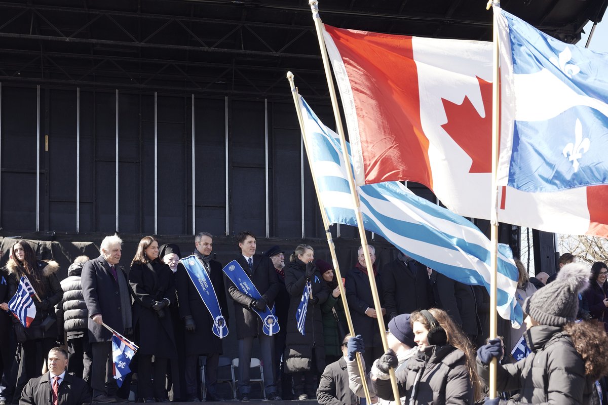 Είχα την τιμή να εκπροσωπώ την πατρίδα μας στην παρέλαση συλλόγων της Ελληνικής Κοινότητας Μείζονος Μόντρεαλ. Στον Καναδά η καρδιά του Ελληνισμού χτυπά δυνατά και το μήνυμα της 25ης Μαρτίου αντηχεί ζωντανό και επίκαιρο σε όλη την οικουμένη. Χρόνια πολλά!🇬🇷 primeminister.gr/2024/03/25/339…