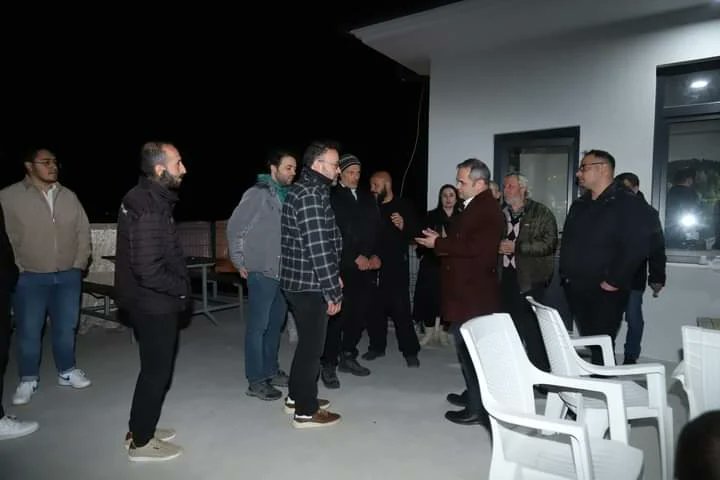devakaramursel1's tweet photo. Birlikte geçirdiğimiz bu anlamlı zamanı paylaşmaktan mutluluk duyduk. Birlikte nice güzel etkinliklere!  #BirlikteDahaGüçlüyüz 🌙🍽️
#devahazır💧🌱 #Devapartisi #AliBabacan #kocaeli #karamürsel @CUNEYT41500 @zeynep_sudan @YunusEmreKati @KocaeliyeDEVA @bdalgin #alembuysadevasensin https://t.co/D3qpZILTgy