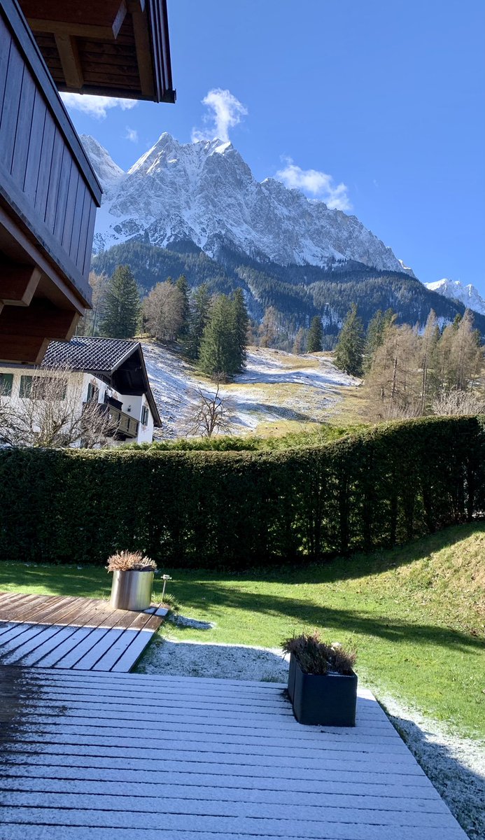 And welcomed by snow & sun in our beloved #BavarianAlps ❄️❄️❄️ Great to be back! #ThisIsEurope🇪🇺