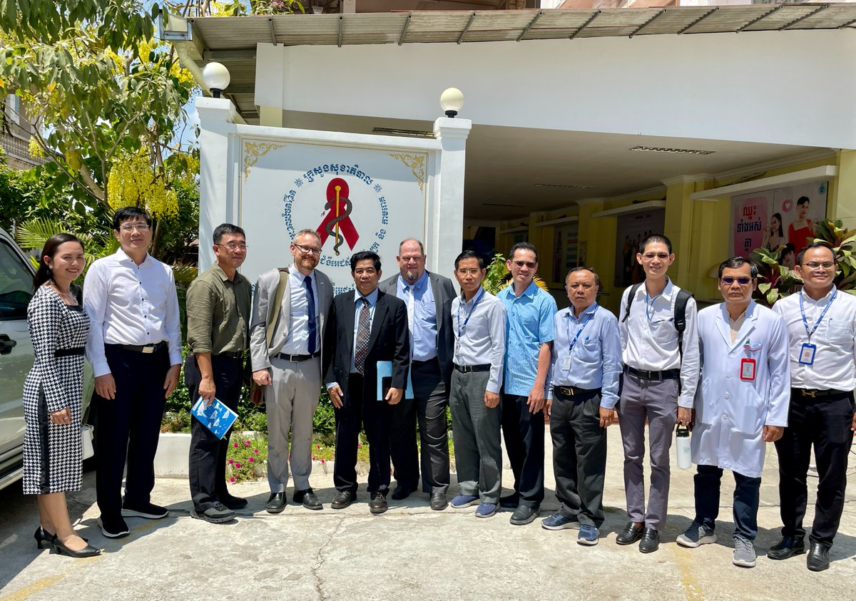 USAID's #LHSSProject donated 55 sets of tablets & printers to the National Center for HIV/AIDS, Dermatology, & STD, supporting Cambodia's aim to register 70% of people living w/ #HIV to receive free healthcare under the Health Equity Fund by 2024. 🖥️🖨️ #USAIDGlobalHealth