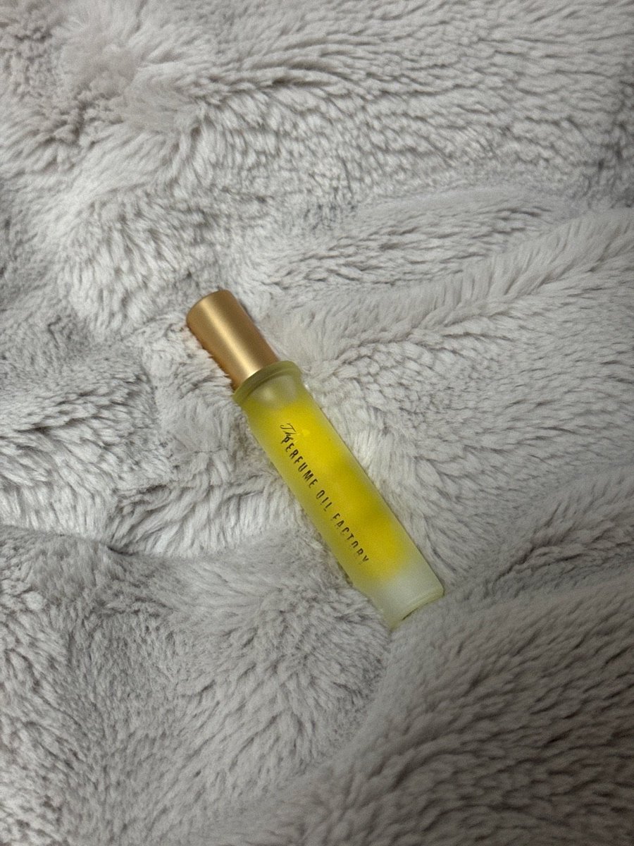 binbblu's tweet image. [240325] 🐹💭📸
4.15 PM WIB

"ada banyak foto yang pengen aku tunjukkin ke kamu :)"
"ini parfum yang dibeliin Kim Gyubitna buat aku hehe"