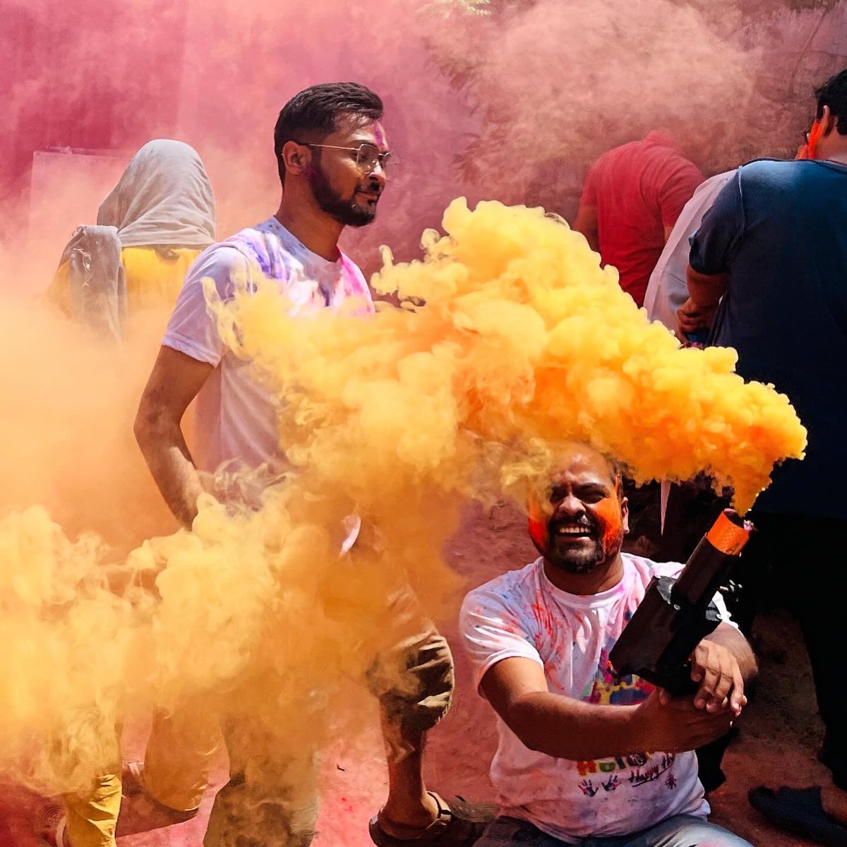 _kaushikmalay's tweet photo. Happy Holi 🥳

#Holi https://t.co/gsHxUw8yWe