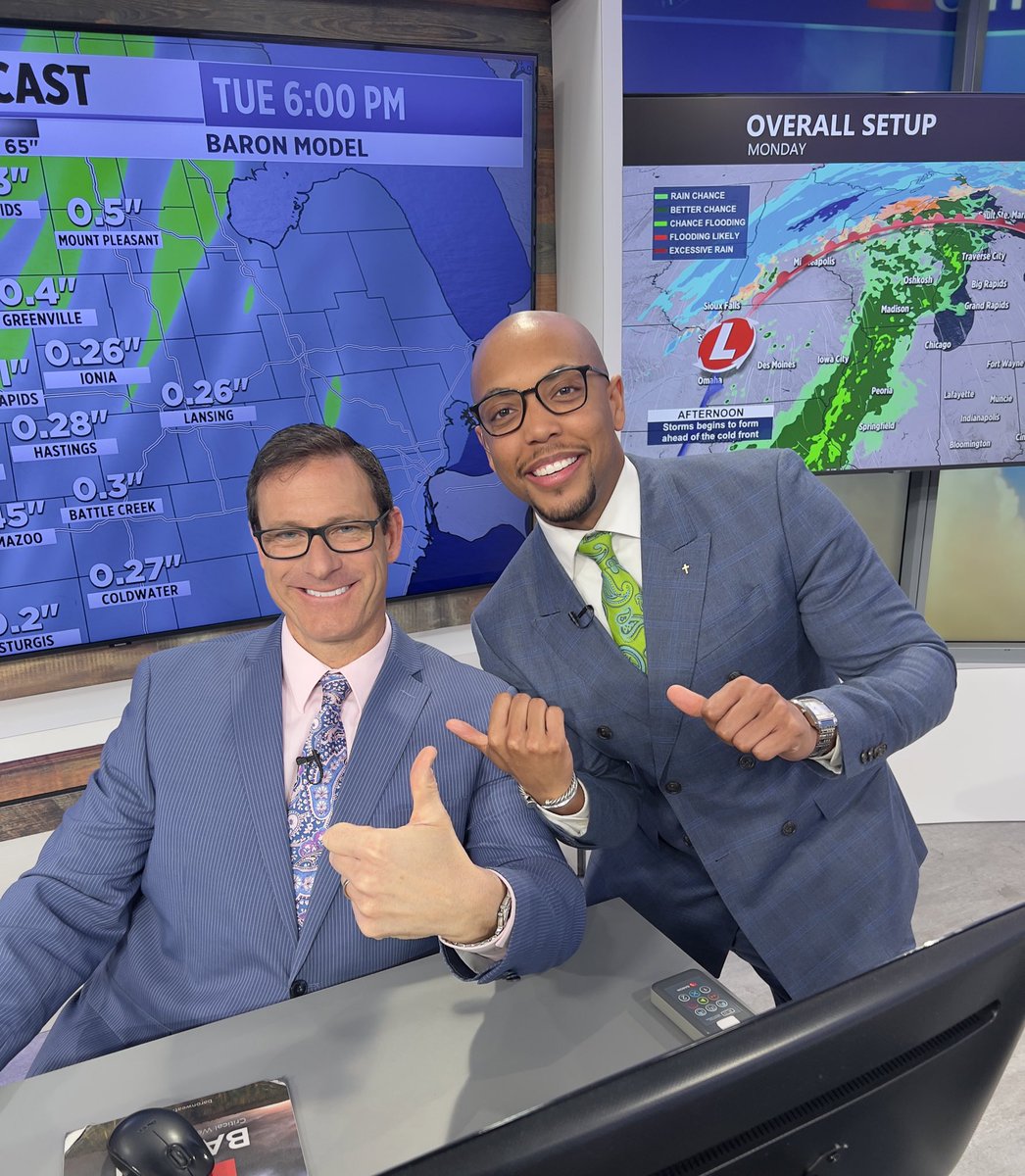 Always in a paisley tie competition with @matthewkirkwood! 🤣 I must admit—his are awesome! We hope you all have a great morning. Happy Monday!