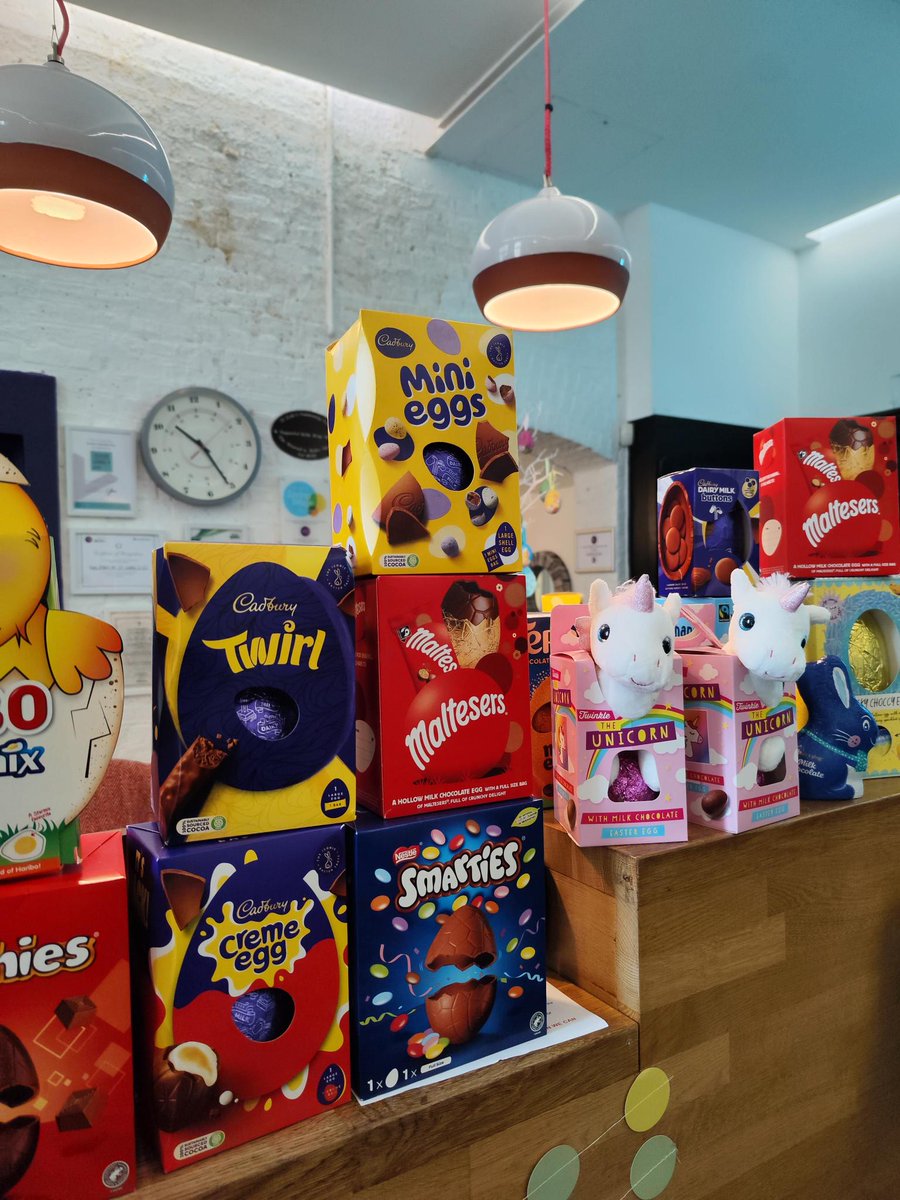 A big 'thank you' to @HigginsPartnerships for lots of chocolate Easter Eggs for our food hub families. What a treat! #southislington #ec1 #chocolateeggs