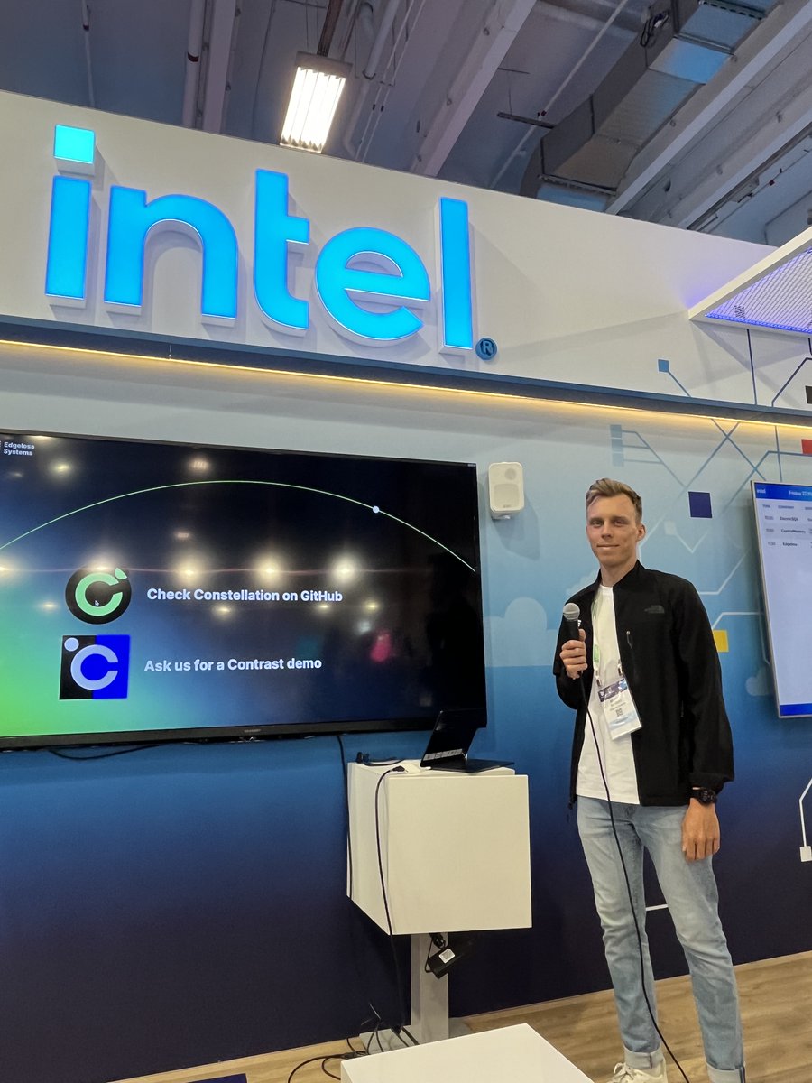 With my talk about how to protect your Kubernetes workloads with Intel TDX + Constellation and Contrast, #KubeCon is a wrap.
Thank you to all the nice people I've met and for the exciting conversations!