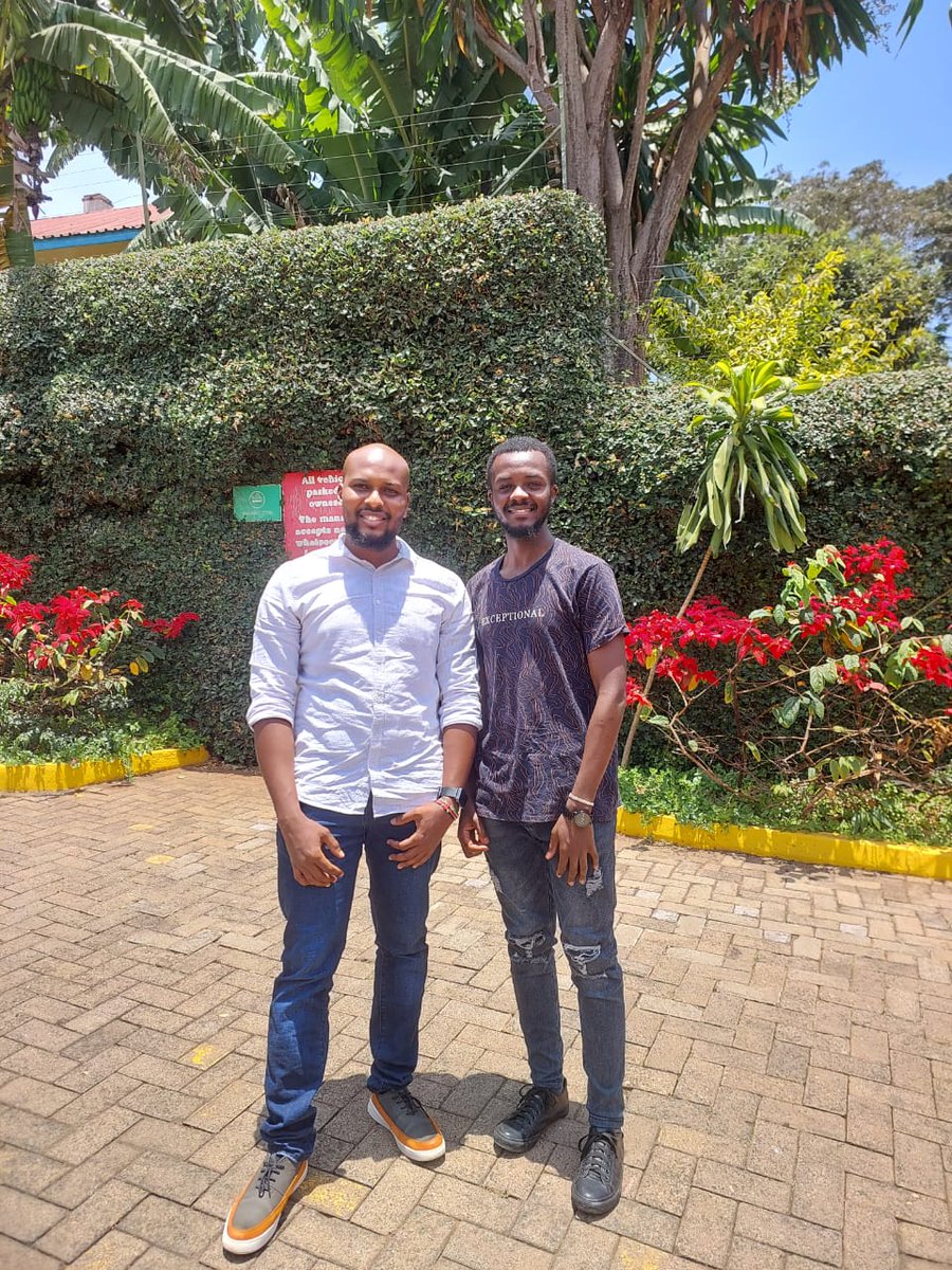 🧵I am honored to have been the MC of the first-ever SEO Meetup in Nairobi.

When <a href="/minniewanjiru/">Minnie Mururi</a>, <a href="/mariemutua/">Mary Mutua</a>, <a href="/SilviaGituto/">Silvia Gituto</a> and I started planning the event, we did not anticipate the overwhelming turnout and huge need for an SEO Community in Kenya.

But on Saturday...