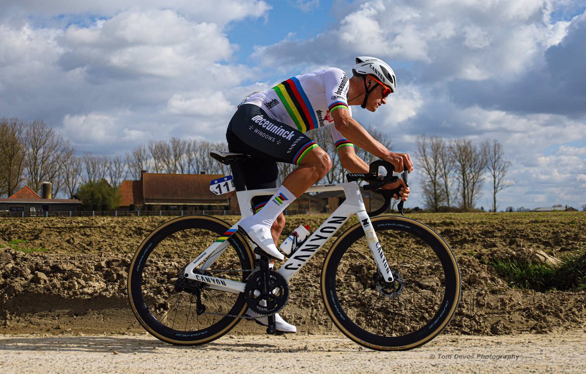 Picture taken of Mathieu Vdp in UCI Cycling Race Gent-Wevelgem on Plugstreet Hill 62 #cycling #cyclingphotography #tomdevosphotography #flandersfield #GentWevelgem #Canyon #koers