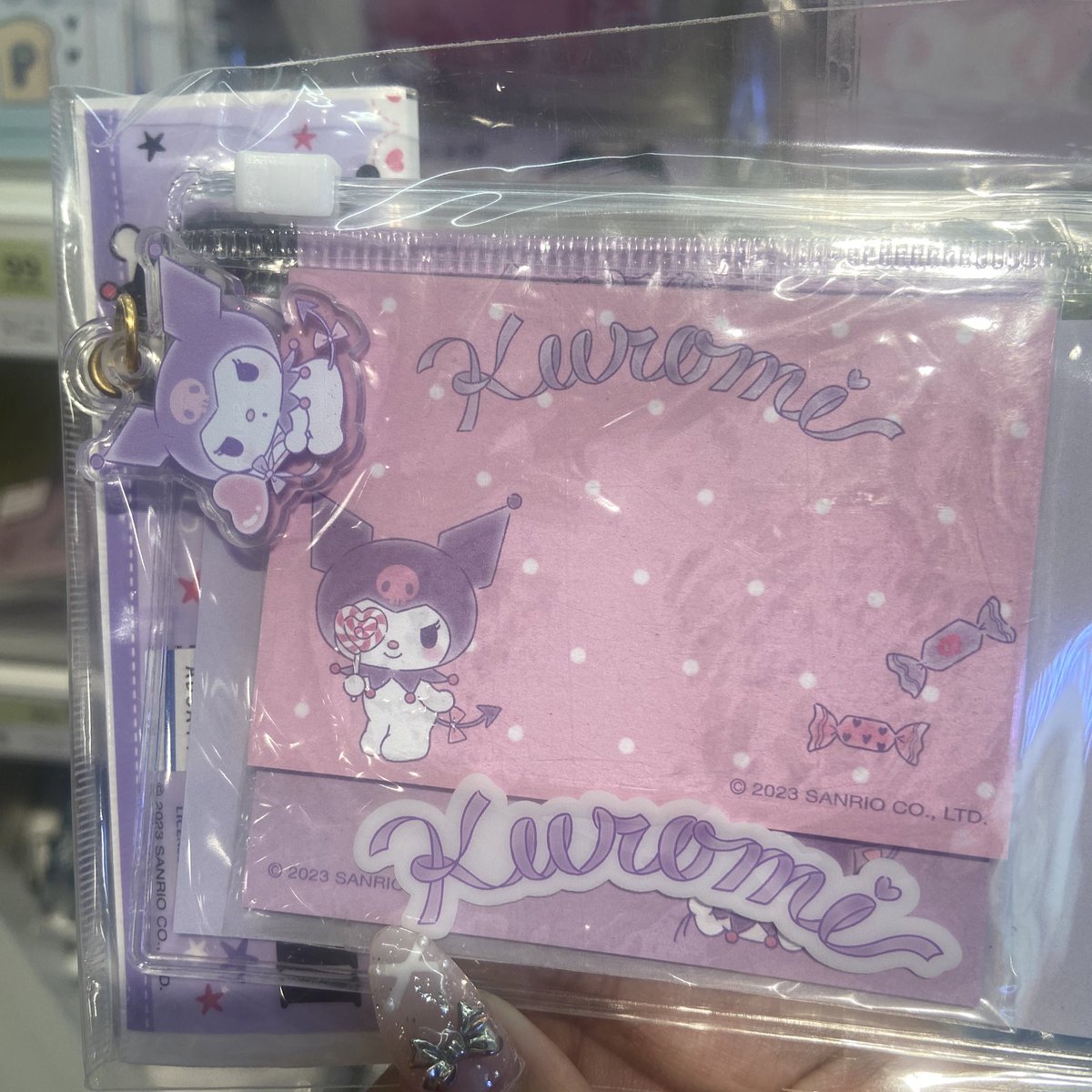 callmamarn's tweet photo. สิ่งนี้น่ารักมาก กระดาษโน๊ต kuromi 99 บาท เท่านั้นนนน #ตลาดนัดsanrio #รับหิ้ว #รับหิ้วเครื่องเขียน #รับหิ้วb2s #เครื่องเขียน https://t.co/2TaSL93AYI