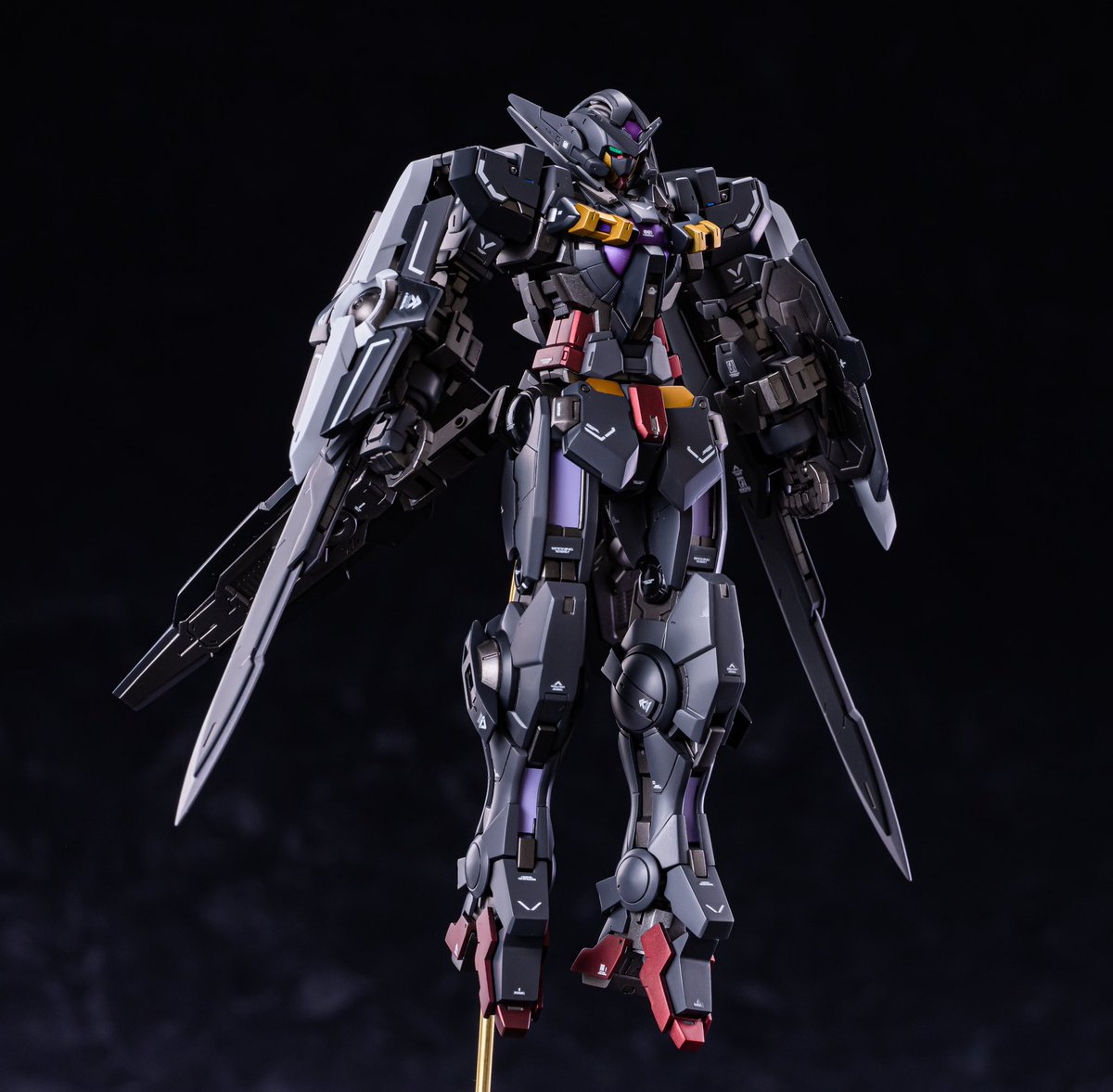 natoriRGM37's tweet image. ガンダムアストレアTYPE-Xフィンスターニス
完成しました!
OO Revealed Chronicleに登場するアストレアのバリエーション機をMGで再現してみました!
メタルビルドで立体化しているものを参考に特徴的な頭部のロイヤルマスクをはじめ一部スクラッチ、ディティールを加えています。