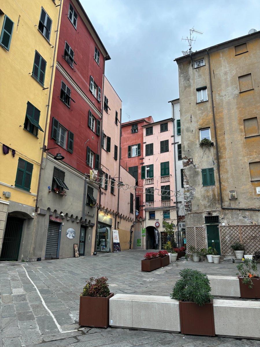 RadioBabboleo's tweet photo. #PianoCaruggi. Già consegnati i primi 8, pronti all'assegnazione 3 appartamenti per la rigenerazione del centro storico. 21 gli alloggi totali che saranno riqualificati con 900mila euro provenienti dal #Pinqua nell'ambito del sestiere #Prè-#Ghetto. https://t.co/mux6egCQSJ