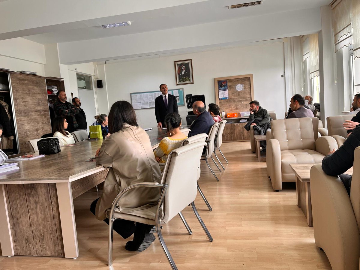 Polatlı TOBB Fen Lisesinde bizleri ağırlayan kıymetli öğretmenlerimize ve Okul Müdürümüz Hasan Demir hocama çok teşekkür ediyoruz. Öğretmenlerimizin ve öğrencilerimizin huzur içinde yaşayacağı bir Polatlı'yı hep birlikte inşa edeceğiz.