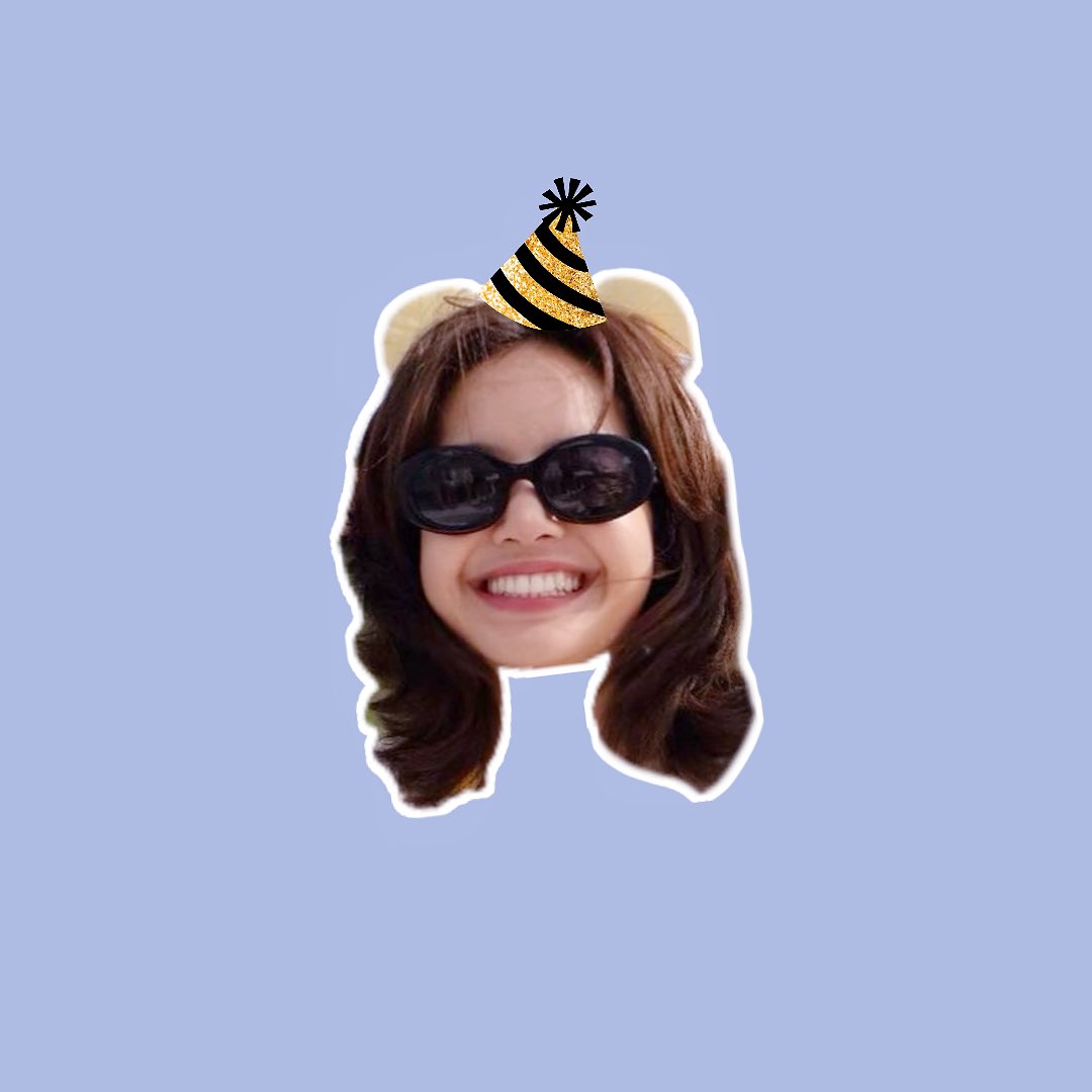 LISANATIONS_'s tweet photo. More party hat options for you all 🥳 

#LISA #리사 #BLACKPINK #블랙핑크 #LALISA #MONEY @wearelloud https://t.co/Jkvexctr5Z