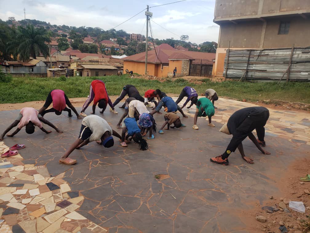 kaweesimark's tweet image. Via #imaginationCircle @ICgotyou - 
For the past 2 Sundays, our #creativeDevelopment efforts have been visible in the community of Kasubi Nabulagala in collabo with mama foundation. We sent Bboy Denis to teach #breakdance workshops open for boys and girls.