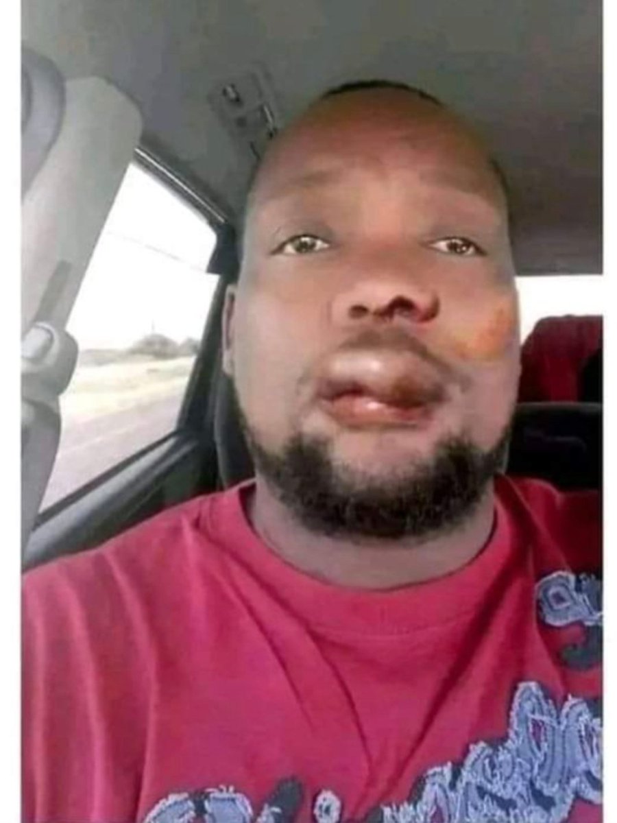 phoimbonani's tweet image. Hopefully the person who hired it looks like this 👇 right now

#askaman #MommyClub Sno #letthebattlebegin #EasterBunny #easterweekend