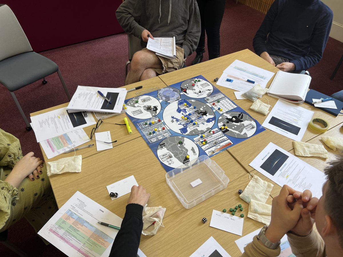 In preparation for Kings NATO ACT #WargamingWeek, this weekend a second play test on the NATO game (working title 'Horizons') took place. Wargaming week details: eventbrite.co.uk/e/kings-nato-a…