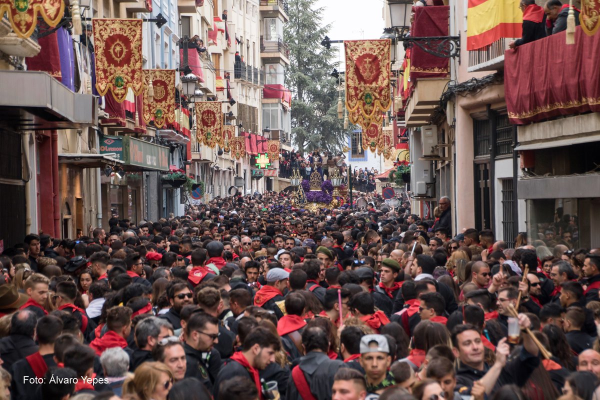 culturaenclm's tweet photo. 🥁Hellín: donde la Pasión se viste de tambor.

Hoy exploraremos la riqueza histórica, los rituales sagrados, el impacto cultural y turístico, así como el legado perdurable de la Semana Santa de Hellín #Albacete 

ℹ️https://t.co/diCsHye6qf https://t.co/Thl1Ae0jEY
