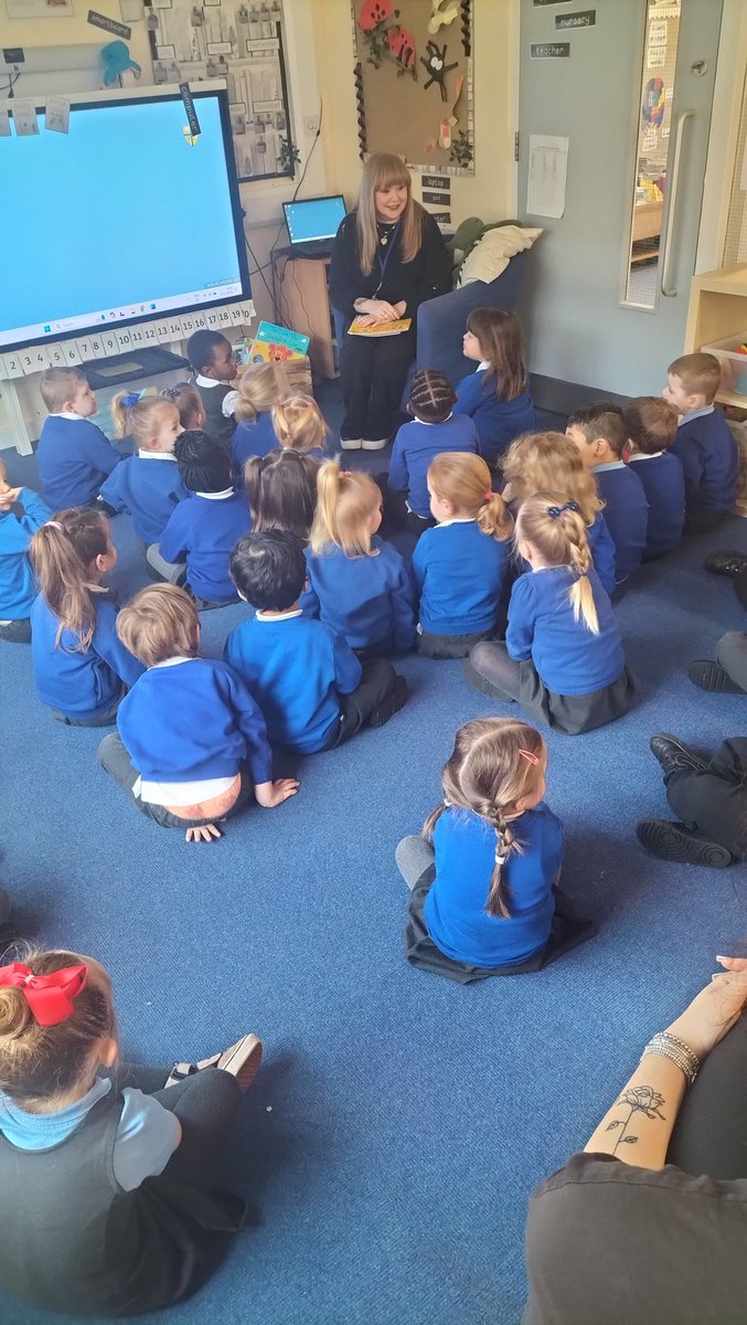 Thank you to Julie the librarian for coming in to read us stories 📚
<a href="/school_ws/">WIlliamStockton</a>