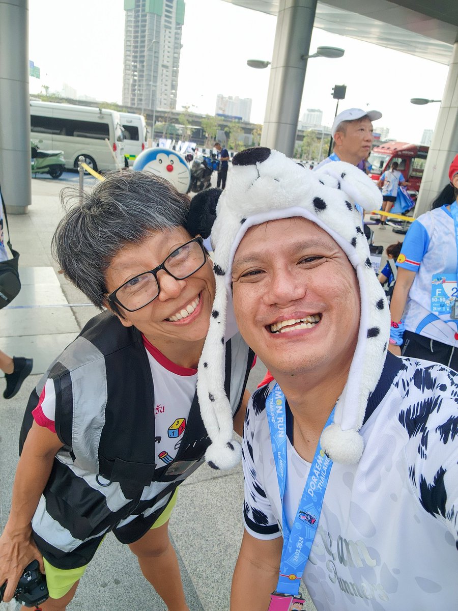 NinjaTooK's tweet photo. 🏃♂️🏃♀️🏃 ลุงตุ๊ก และ ผองเพื่อน ที่งาน Doraemon Run Thailand 2024 by MCOT 💙 ดีใจที่ได้เจอกันครับ 🥰 ep.1
#DoraemonRun2024 #DoraemonRun
#DoraemonRunThailand2024
#DoraemonRunThailand #Doraemon
#theXteam #theXteamRunners
#theXteamAndFriends
#minimarathon #run
#running #tookkyrun https://t.co/QwCLV1kmac