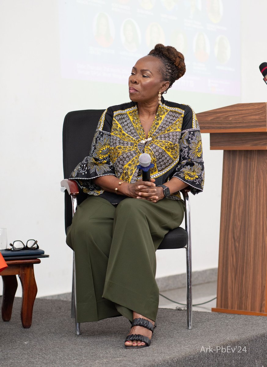 Esther_Cobbah's tweet photo. I was honored to join a panel of distinguished Ghanaian women at the UPSA auditorium to celebrate the Ark Foundation's 25th anniversary.
We discussed Ghanaian values, leadership, and the importance of women supporting each other in our roles. #ArkFoundation #Leadership https://t.co/RT9duXJTQa