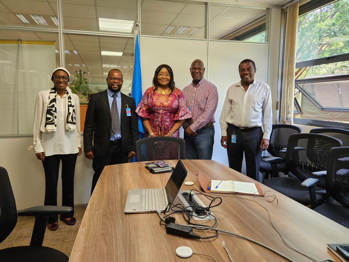 UNEP_Africa's tweet image. Promising discussion with Head of Lilongwe University of Natural Resources, @chriskambani. 

Malawi🇲🇼 is actively aligning national priorities with environmental initiatives.

@UNEP_Africa looks forward to continued collaboration. #EnvironmentalInitiatives 🌿